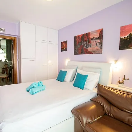 Suzi By Travel Pro Services - Halkidiki * 尼亚·蒙达尼亚